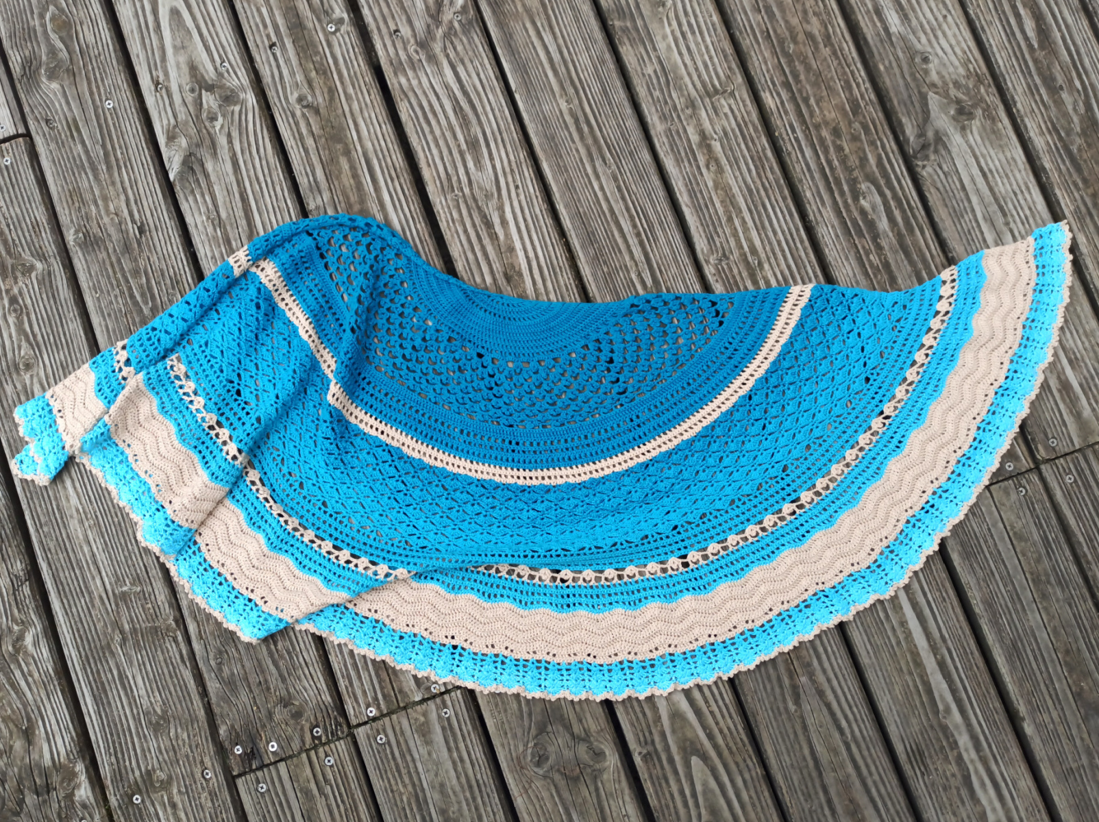 On the Beach – crochet a summer shawl!